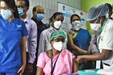 தமிழகத்தில் 2 ம் கட்டமாக கொரோனா தடுப்பூசி செலுத்தும் பணி தொடக்கம்