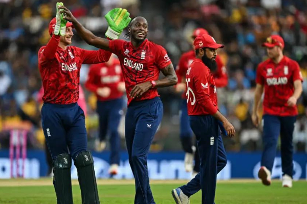 T- 20 உலகக் கிண்ணம் ; இலங்கையை வீழ்த்தி அபார வெற்றி பெற்றது இங்கிலாந்து அணி | England Team Defeated The Sri Lanka Team