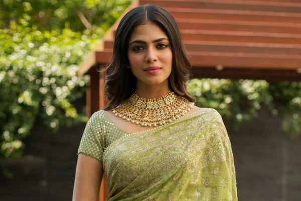 மாளவிகா மோகனனுக்கு என்னாச்சு?.. உடல் மெலிந்த குச்சி போல மாறிட்டாரே! | Malavika Mohanan Latest Hot Photoshoot