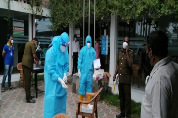 காரைதீவு பிரதேச செயலகத்தில் கடமையாற்றும் உத்தியோகத்தர் ஒருவருக்கு கோவிட்