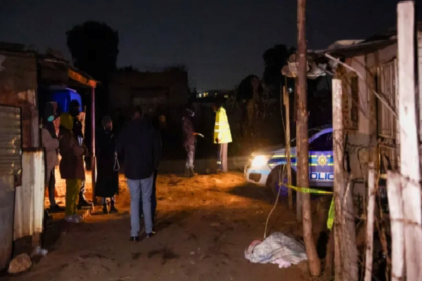 தென்னாபிரிக்காவில் பாரிய உயிரிழப்பை ஏற்படுத்திய நைட்ரேட் ஒக்சைட் வாயு கசிவு | Poisonous Gas Leak In South Africa 16 Deaths