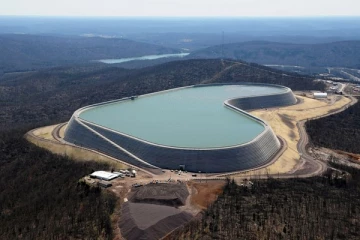 අමෙරිකාවේ පිහිටි ලොව විශාලතම බැටරිය.