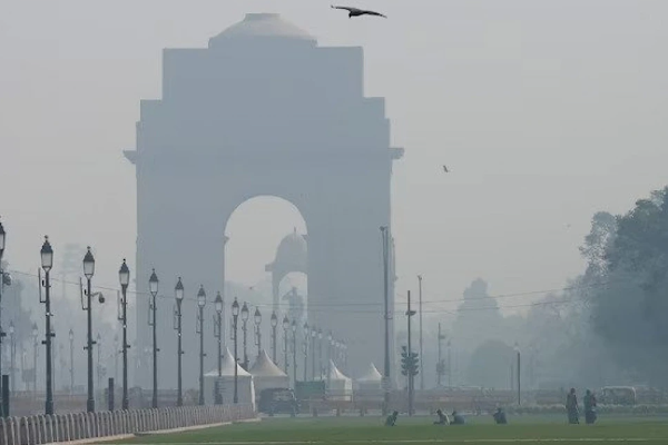 புகை மூட்டமாக காட்சியளிக்கும் இந்தியாவின் தலைநகர்: விடுக்கப்பட்ட எச்சரிக்கை | Delhi Pollution News For Vehicles