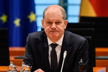 ஜேர்மன் சேன்ஸலர் ஸ்கோல்ஸ், அரசாங்கத்தின் மீது மக்கள் அதிருப்தி: கருத்துக்கணிப்பு