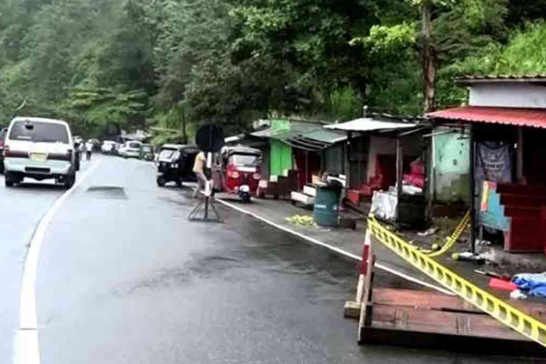 கொழும்பு - கண்டி பிரதான வீதி மீண்டும் திறப்பு | Colombo Kandy Route Restored Traffic Flow Resumes கொழும்பு - கண்டி பிரதான வீதி மீண்டும் திறப்பு | Colombo Kandy Route Restored Traffic Flow Resumes