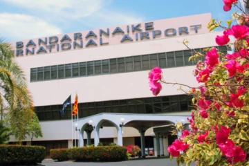 ஐரோப்பாவிற்கு பயணம்; யாழ் இளைஞர்கள் இருவர் அதிரடியாக கைது