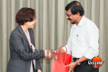 ජවිපෙ ලේකම් ටිල්වින් සිල්වා හා දකුණු කොරියානු තානාපතිනිය පැලවත්තේ හමුවෙලා