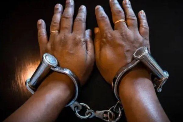 ​ஹெரோயினுடன் பிக்கு உள்ளிட்ட மூவர் கைது | Three People Including Monk Arrested With Heroin