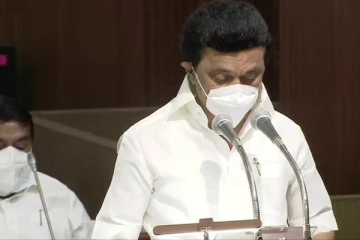 “நடுவுல கொஞ்சம் பக்கத்த காணோம்” டைமிங்கிள் ரைமிங்காக பேசிய  முதலமைச்சர் மு.க.ஸ்டாலின்!