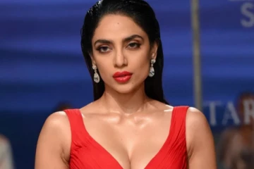 40 வயது நடிகருக்கு ஜோடியாகும் நாக சைதன்யாவின் மனைவி சோபிதா.. திருமணத்திற்கு பின் கிடைத்த தமிழ் படம்