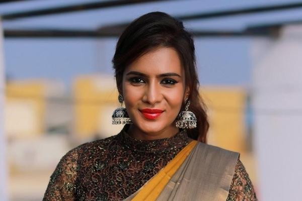 நடிகை மீரா மிதுனுக்கு சம்மன்: நேரில் ஆஜராக உத்தரவு! | Meera Mitun Actor