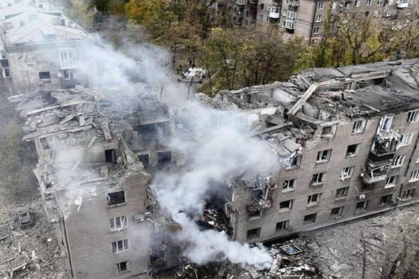 உக்ரைன் மீது ரஷ்யாவின் கடும் வான் தாக்குதல்: 4 பேர் உயிரிழப்பு | Russia S Heavy Airstrikes On Ukraine