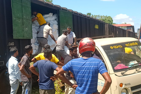 நாடளாவிய ரீதியில் பல பகுதிகளுக்கும் பகிர்ந்தளிக்கப்பட்ட தமிழக நிவாரண பொருட்கள் (Photos) | Tamil Nadu Relief Distributed Various Parts Island