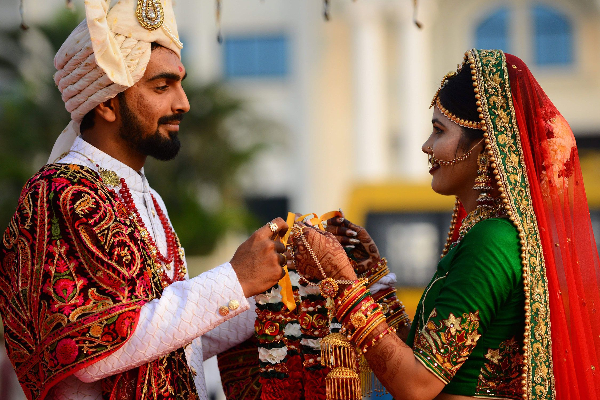 திருமணத்திற்கு பெண்கள் இல்லை; போராட்டத்தில் குதித்த ஆண்கள்! | No Women For Marriage Men Struggle