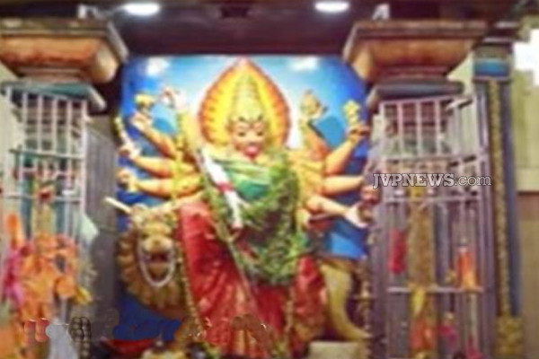 கொழும்பில் அம்மன் ஆலயம் ஒன்றை நோக்கி படையெடுக்கும் பெரும் திரளான பக்தர்கள் | Large Number Of Devotees Temple Of Amman Colombo