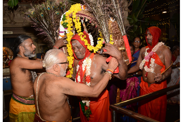 ஜிந்துப்பிட்டி ஸ்ரீ சிவசுப்பிரமணிய சுவாமி ஆடி முருகவேல் விழா; வீதியுலா வந்த பாற்குட, காவடி பவனி | Jindupitti Sri Sivasubramania Swami Aadi Murugavel