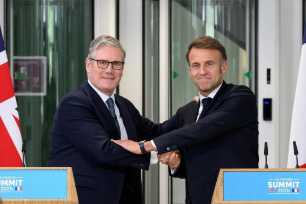 புலம்பெயர்வோரை தடுக்கும் பிரித்தானியர்கள் கைது செய்யப்படுவார்கள்: பிரான்ஸ் எச்சரிக்கை | France Warn Arrest Britains Who Stop Aslyum Seeker புலம்பெயர்வோரை தடுக்கும் பிரித்தானியர்கள் கைது செய்யப்படுவார்கள்: பிரான்ஸ் எச்சரிக்கை | France Warn Arrest Britains Who Stop Aslyum Seeker