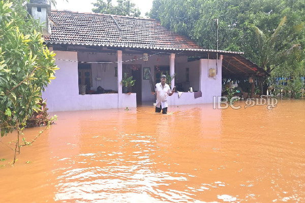 முல்லைத்தீவில் ஏற்பட்ட அனர்த்தம் :மக்கள் இடைத்தங்கல் முகாம்களில் தஞ்சம் | Disaster In Mullaitivu முல்லைத்தீவில் ஏற்பட்ட அனர்த்தம் :மக்கள் இடைத்தங்கல் முகாம்களில் தஞ்சம் | Disaster In Mullaitivu