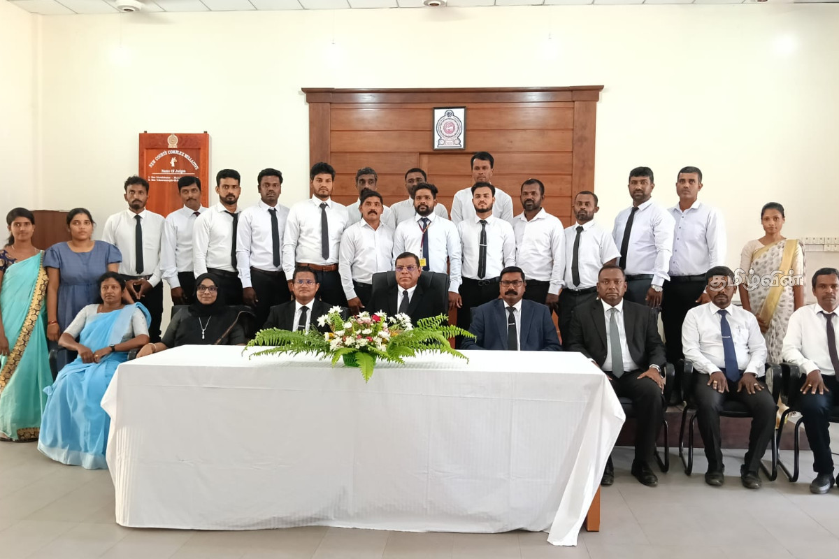 இலங்கை பிரதம நீதியரசர் முல்லைத்தீவு நீதிமன்றத்திற்கு விஜயம் | Chief Justice Of Sri Lanka Visits Mullaitivu Court இலங்கை பிரதம நீதியரசர் முல்லைத்தீவு நீதிமன்றத்திற்கு விஜயம் | Chief Justice Of Sri Lanka Visits Mullaitivu Court