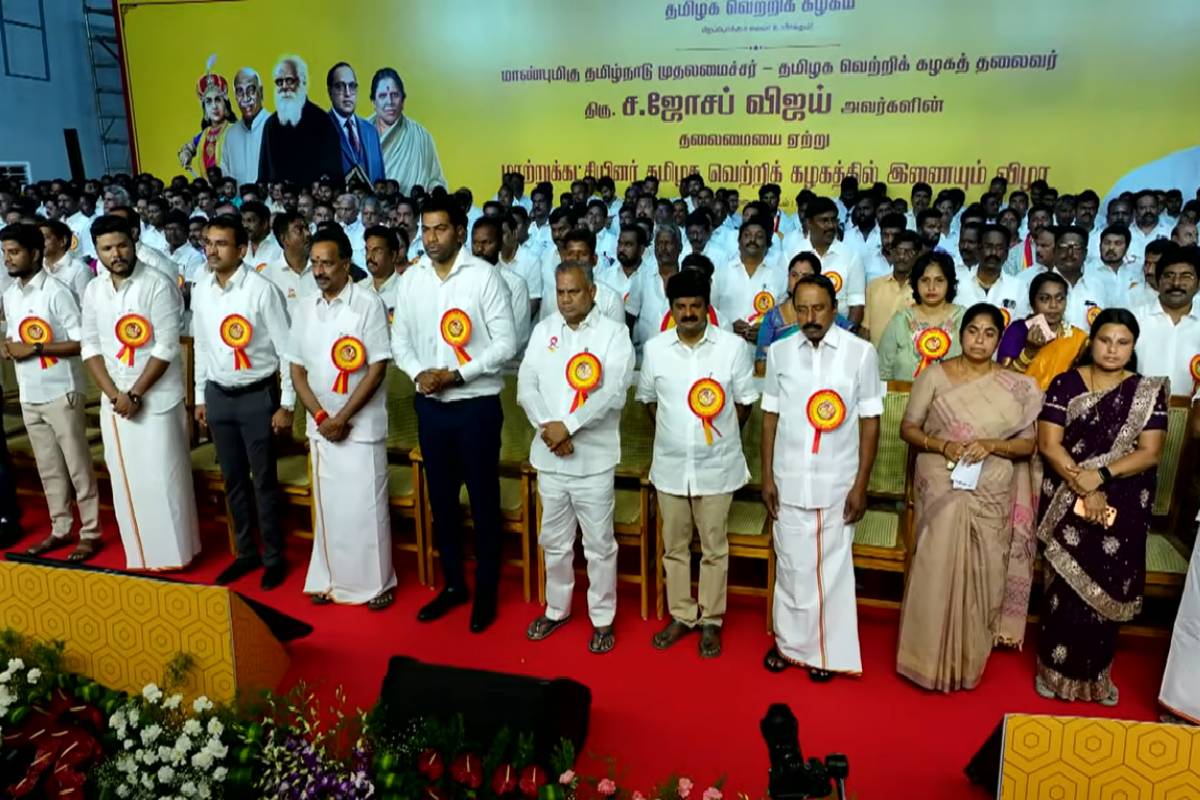 தவெகவில் இணையும் 4 முன்னாள் அமைச்சர்கள் - யாரெல்லாம்? | Ex Admk Ministers Vijaya Baskar Joins In Tvk தவெகவில் இணையும் 4 முன்னாள் அமைச்சர்கள் - யாரெல்லாம்? | Ex Admk Ministers Vijaya Baskar Joins In Tvk