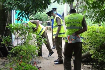 அடித்துக் கொல்லப்பட்ட மூன்று பிள்ளைகளின் தாய்!