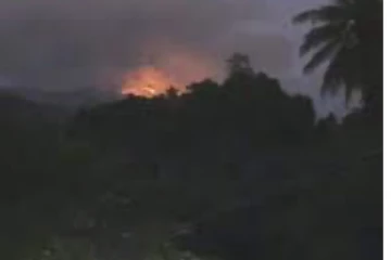 වැල්ලවාය අයිස්පීල්ල රක්ෂිතයේ ගින්නක්,අක්කර දහයකට වඩා ගිනිගෙන විනාශයි