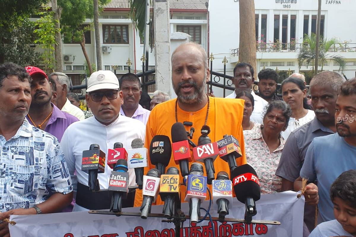 காணி சுவீகரிப்பிற்கு எதிர்ப்பு தெரிவித்து தமிழர் பகுதிகளில் வெடிக்கும் தொடர் போராட்டம் | Goverment Against Protest Today காணி சுவீகரிப்பிற்கு எதிர்ப்பு தெரிவித்து தமிழர் பகுதிகளில் வெடிக்கும் தொடர் போராட்டம் | Goverment Against Protest Today