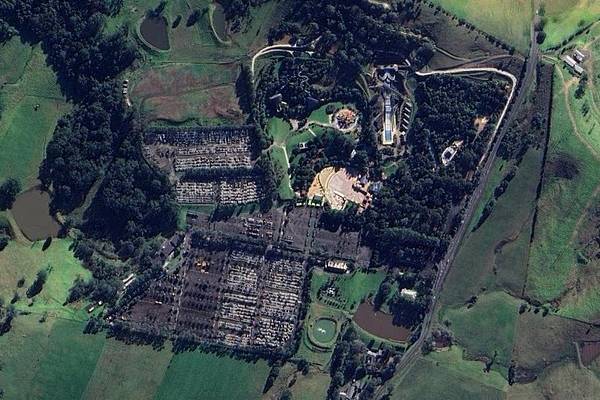 வெளிநாடொன்றில் மலைபோல் குவிந்து கிடக்கும் சீனாவின் விற்காத மின்சார வாகனங்கள் | Unsold Chinese Electric Vehicles வெளிநாடொன்றில் மலைபோல் குவிந்து கிடக்கும் சீனாவின் விற்காத மின்சார வாகனங்கள் | Unsold Chinese Electric Vehicles