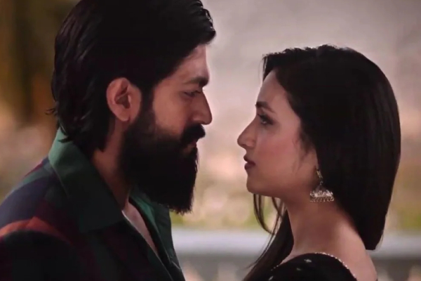 கே ஜி எஃப் நடிகையிடம் எல்லை மீறி நடந்து கொண்டாரா யஷ்.. அதிர்ச்சியில் திரையுலகம் | Actor Yash Misbehave With Srinidhi Shetty கே ஜி எஃப் நடிகையிடம் எல்லை மீறி நடந்து கொண்டாரா யஷ்.. அதிர்ச்சியில் திரையுலகம் | Actor Yash Misbehave With Srinidhi Shetty