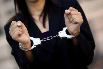 கொலை சம்பவத்தில் சிக்கிய 22 வயது பெண்