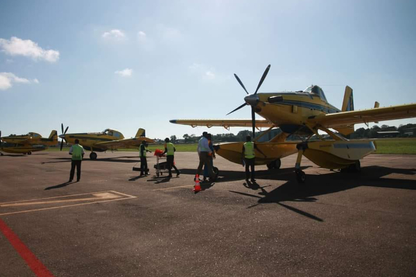 ரத்மலானை விமான நிலையத்தில் தரையிறங்கிய 4 ஏயார் ட்ரக்டர்ஸ் | 4 Air Tractors Landed At Rathmalana Airport