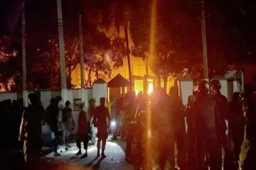 துமிந்தவின் வீட்டிற்கு தீ வைத்த பிரபல வர்த்தகர் கைது!