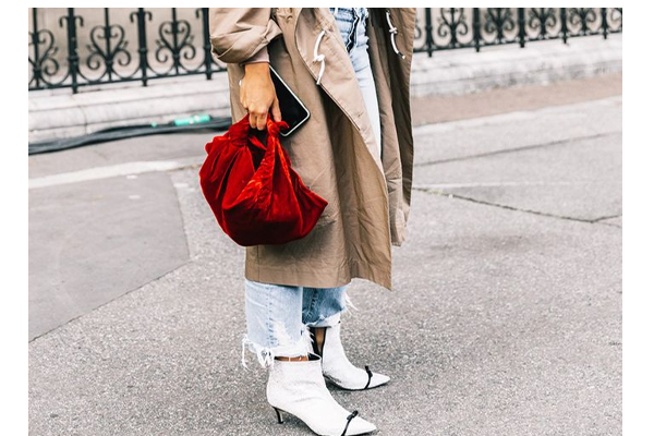 சரியான Handbag-யை பெண்கள் சுலபமாக தேர்ந்தெடுப்பது எப்படி? | Women Choose A Perfect Handbag Tips