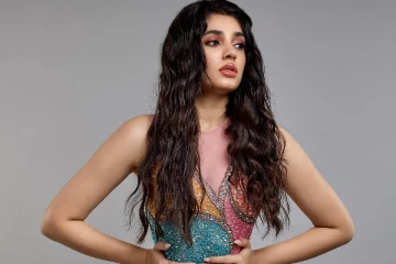 நடிகை க்ரித்தி ஷெட்டியின் கிளாமர் ஸ்டில்கள்