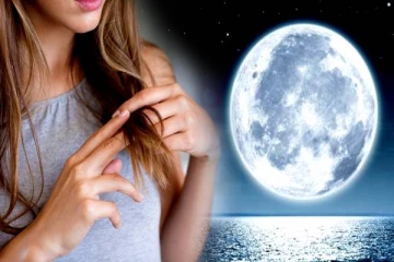 தும்பாக இருக்கும் நுனி முடியை எப்போது வெட்டனும் தெரியுமா?சந்திர நாட்காட்டியின் சூப்பரான விளக்கம்!