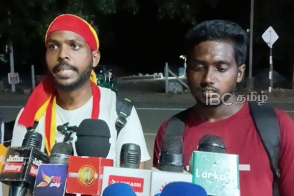 மன்னார் காற்றாலை திட்டத்திற்கு எதிர்ப்பு: முல்லைத்தீவிலிருந்து இளைஞர்கள் நடைப்பயணம் | Mullaitivu Youth Walk To Protest Mannar Project