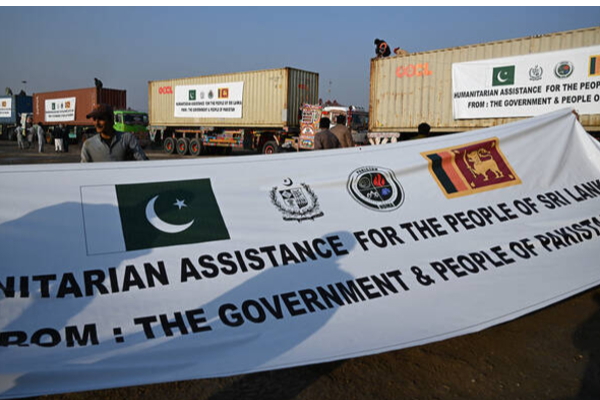 இலங்கையில் சர்ச்சையாக மாறிய பாகிஸ்தானின் நிவாரணம் - உண்மையை அம்பலப்படுத்திய நபர் | No Expired Foods In Pakistan S Relief