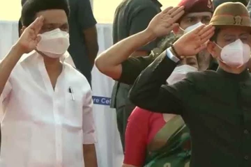 73-வது குடியரசு தின விழா - தேசிய கொடியை ஏற்றி வைத்தார் தமிழக ஆளுநர் ஆர்.என்.ரவி