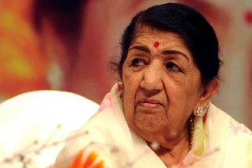 பிரபல பின்னணி பாடகி லதா மங்கேஷ்கர் காலமானார்! சோகத்தில் திரையுலகம்