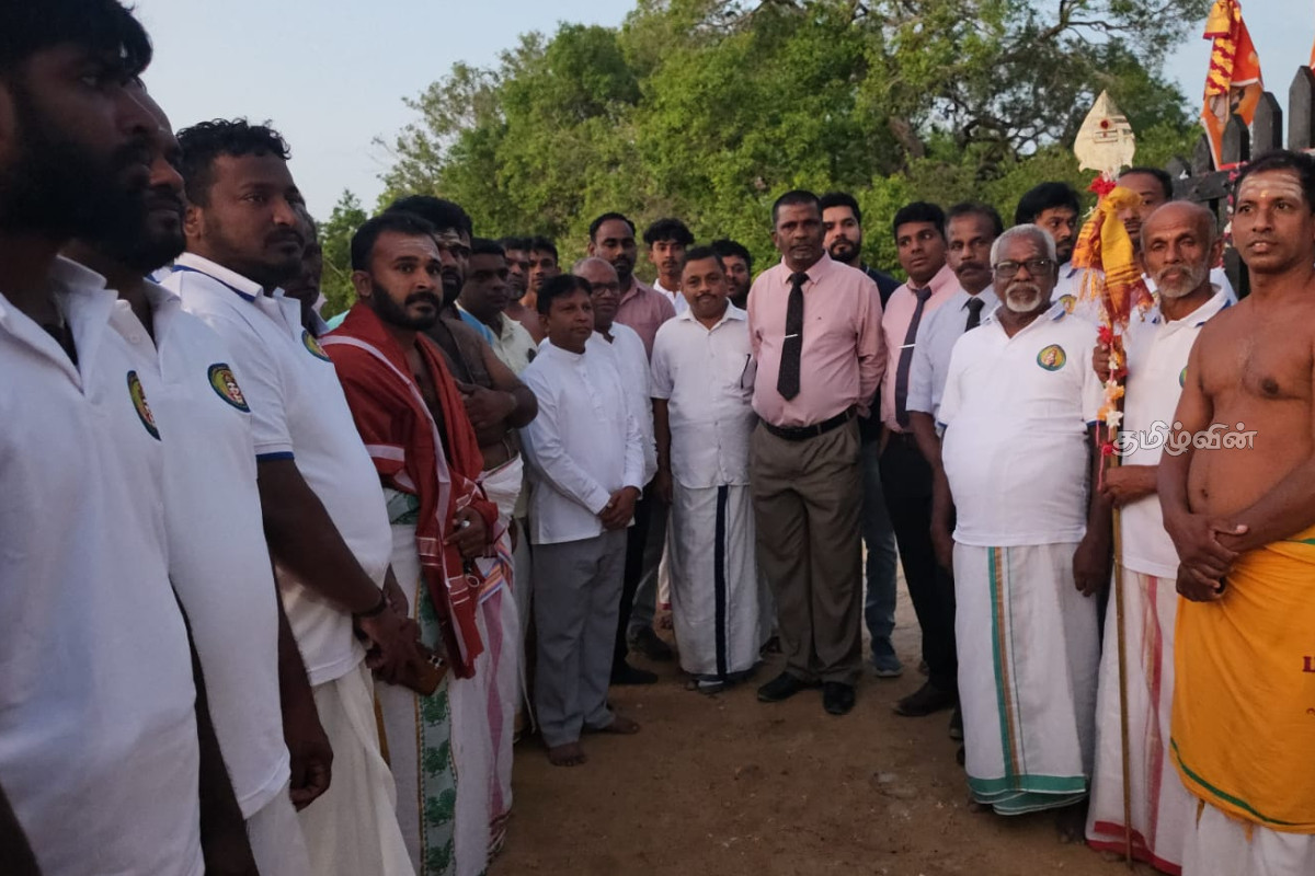 கதிர்காமத்திற்கான காட்டுவழி பாதையாத்திரை இன்று திறந்துவைப்பு | The Forest Trail To Kataragama Opens Today கதிர்காமத்திற்கான காட்டுவழி பாதையாத்திரை இன்று திறந்துவைப்பு | The Forest Trail To Kataragama Opens Today