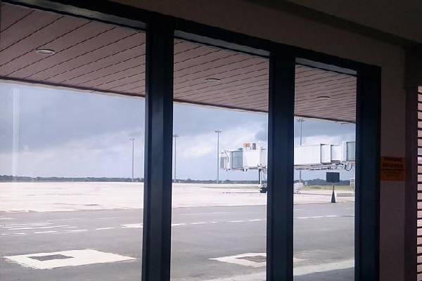 உலகின் வெறுமையான விமான நிலையம் எங்குள்ளது தெரியுமா? வியக்க வைக்கும் பின்னணி! | The World S Emptiest Airport Mria Full History