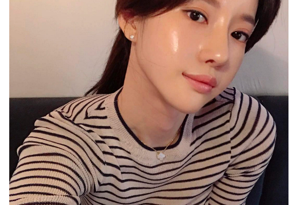 கொரிய பெண்களின் கொள்ளை கொள்ளும் அழகிற்கு இது தான் காரணமாம்! வாரத்துல 2 நாள் மட்டும் இத பண்ணுங்க | Korean Glass Skin Skin Care Tips