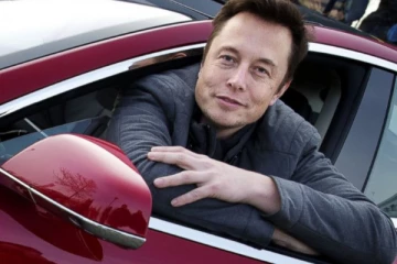 இத்தாலியில் 17 டெஸ்லா கார்கள் தீக்கிரை!