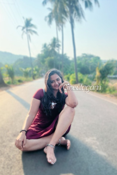 வேலன் சீரியலில் சிறுமியாக நடித்த இந்த பிரபலம் இப்போது எப்படி உள்ளார் பாருங்க.. போட்டோ | Velan Seiral Child Artist Latest Photo