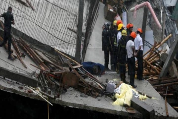 இலங்கையில் பயங்கர சம்பவம்... ஓரே நேரத்தில் இடிந்து வீழ்ந்த 5 கட்டிடங்கள்!