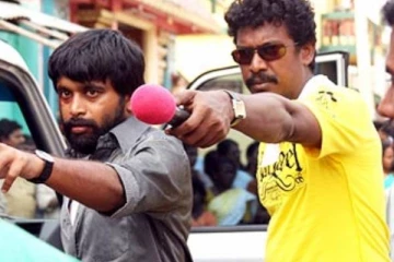 தூங்க இடமில்லாமல் பிளாட்பாரத்தில் படுத்த இயக்குனர்!! காவல்நிலையத்துக்கு கூட்டிசென்ற அதிகாரி..