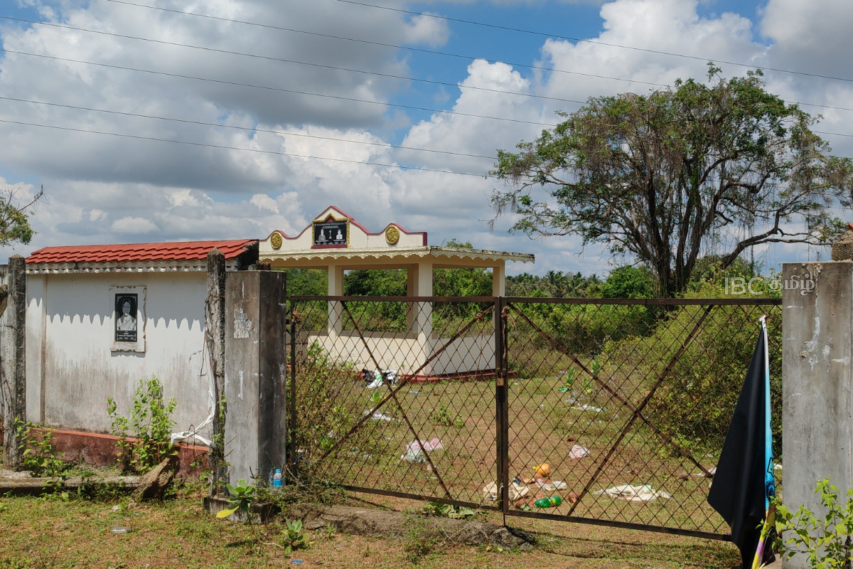 புதைக்கப்பட்ட சடலத்திலிருந்து வெட்டப்பட்ட தலை - வவுனியாவில் சம்பவம்!! | They Cut Off The Head From The Corpse