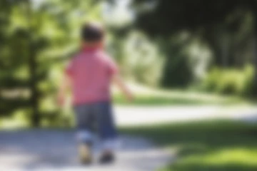 පස් හැවිරිදි දරුවෙක්ව මවක් මහ මග දමා ගිහින්..