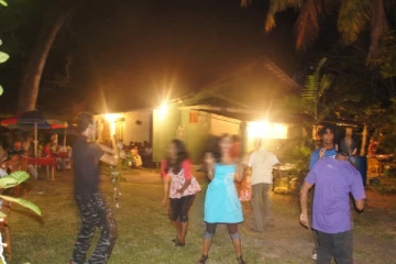 தென்னிலங்கையில் வீடொன்றில் நடந்த விருந்து - பலருக்கு ஏற்பட்ட பாதிப்பு