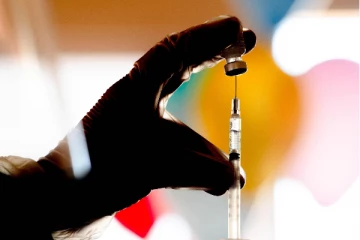 அமெரிக்காவில் தடுப்பூசி திட்டத்தில் மாற்றம்! இவர்களுக்கு மட்டுமே பூஸ்டர் தடுப்பூசி போட ஒப்புதல்